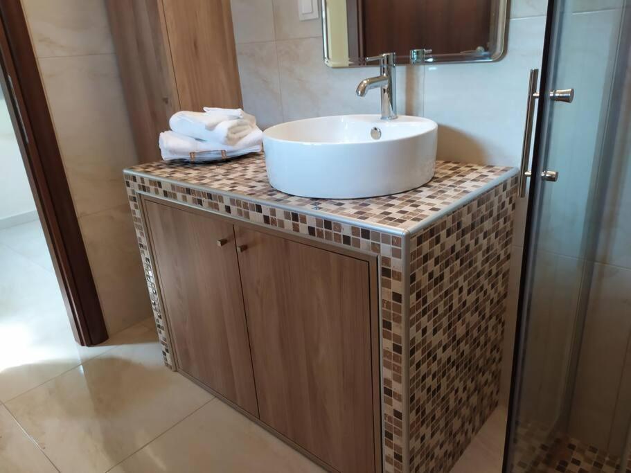 Renovated Apartment 300M From The Sea Иерисос Екстериор снимка