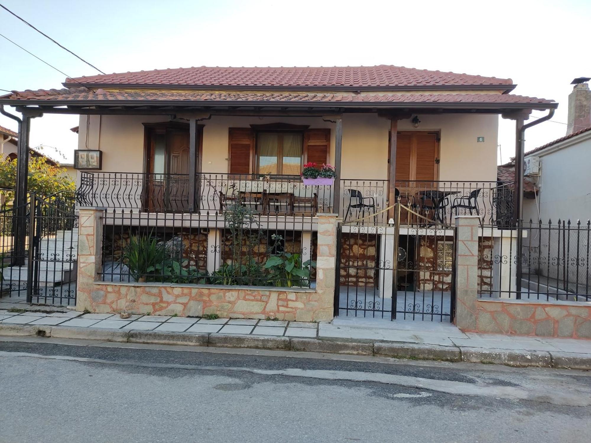 Renovated Apartment 300M From The Sea Иерисос Екстериор снимка